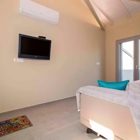 Laconian Collection Apartment