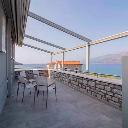 Kotronas Residence